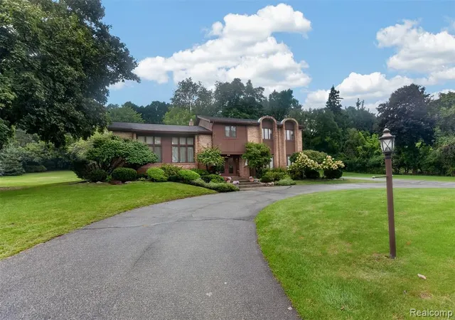Photo 1 of Single family home for sale at 7115 Paterese Dr, Bloomfield Hills, MI 48301 | MLS# 61033045 | Listing updated on 2026-10-11