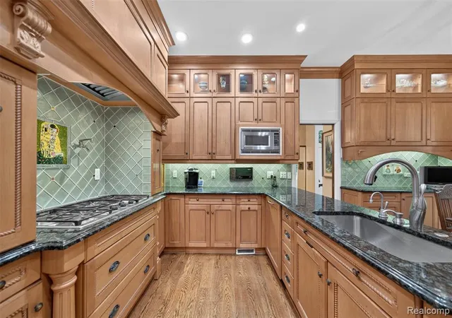 Photo 3 of Single family home for sale at 7115 Paterese Dr, Bloomfield Hills, MI 48301 | MLS# 61033045 | Listing updated on 2026-10-11