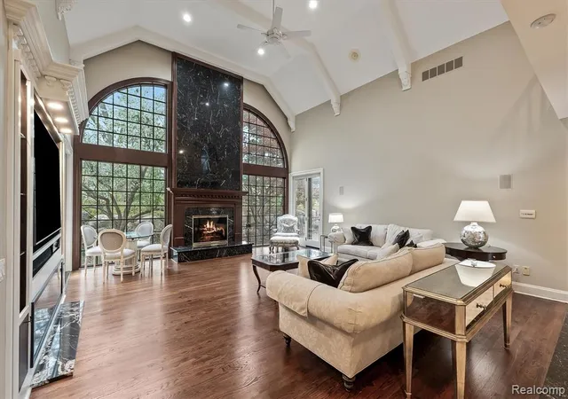 Photo 3 of Single family home for sale at 2972 Heron Pl, Bloomfield Hills, MI 48302 | MLS# 61029560 | Listing updated on 2026-10-21