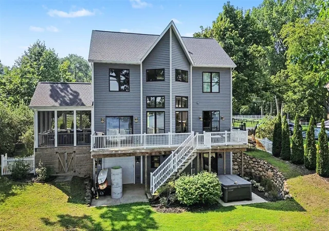 Photo 2 of Single family home for sale at 95517 County Rd 690, Dowagiac, MI 49047 | MLS# 70555173 | Listing updated on 2026-09-17