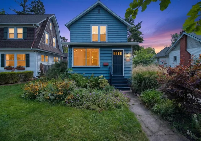 Photo 1 of Single family home for sale at 121 Kenwood Ave, Ann Arbor, MI 48103 | MLS# 70555278 | Listing updated on 2026-09-08