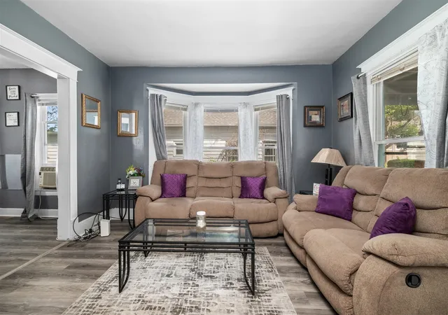 Photo 2 of Single family home for sale at 1005 Adams St, Grand Rapids, MI 49507 | MLS# 70555530 | Listing updated on 2026-09-25