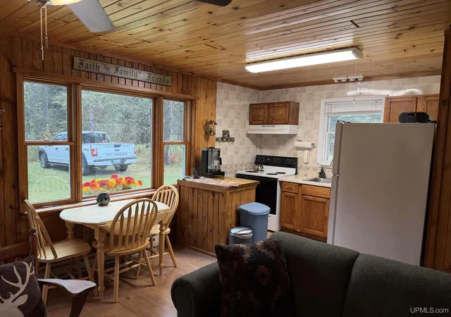 Photo 4 of Single family home for sale at W4798 Bernice Dr, Pembine, WI 54156 | MLS# 50224783 | Listing updated on 2026-10-14