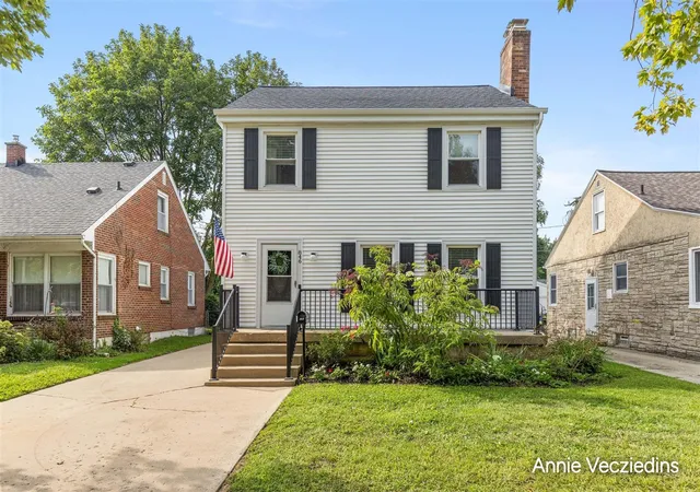 Photo 1 of Sale Pending at 846 Lake Michigan Dr, Grand Rapids, MI 49504 | MLS# 70556302 | Listing updated on 2026-09-12