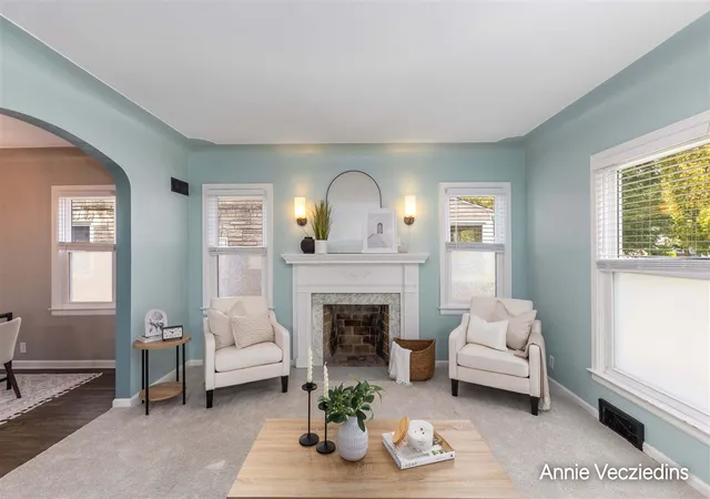 Photo 2 of Sale Pending at 846 Lake Michigan Dr, Grand Rapids, MI 49504 | MLS# 70556302 | Listing updated on 2026-09-12