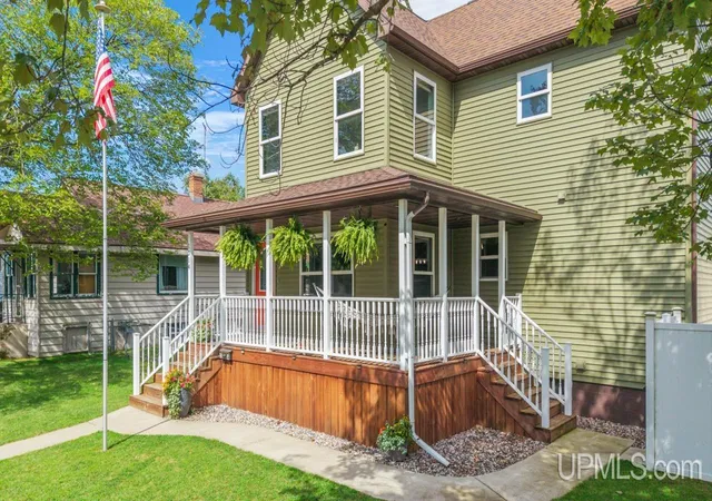 Photo 3 of Sale Pending at 1314 Montana Ave, Gladstone, MI 49837 | MLS# 50220850 | Listing updated on 2026-09-08
