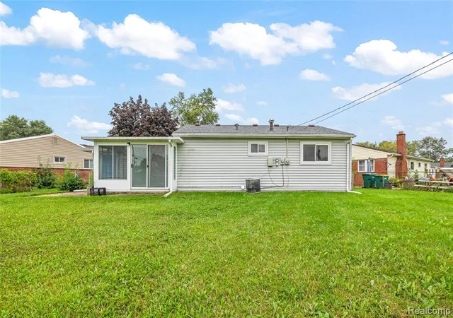 Photo 4 of Single family home for sale at 34600 Michelle Dr, Romulus, MI 48174 3434 | MLS# 61012993 | Listing updated on 2026-09-17