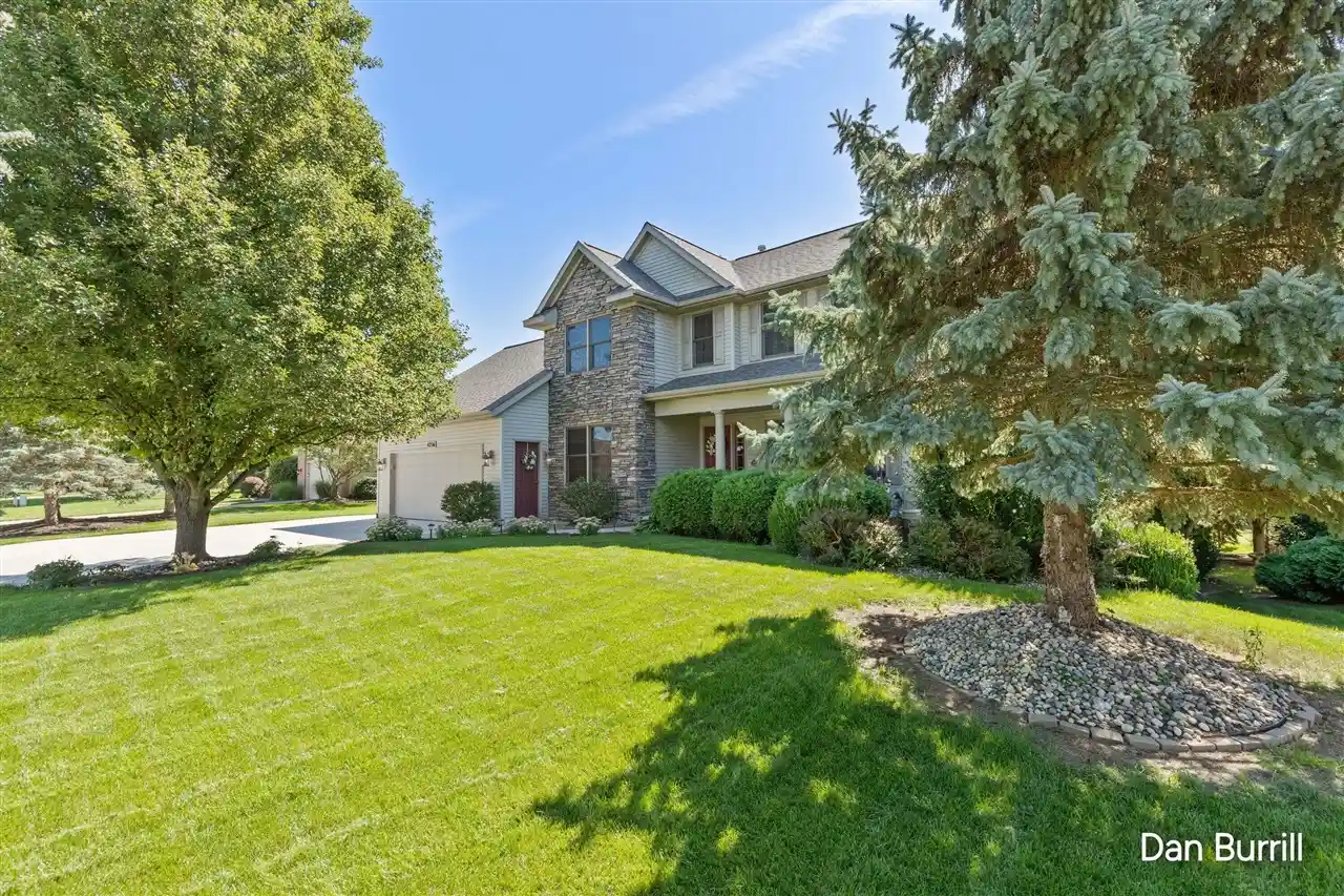 Photo 1 of Single family home for sale at 4256 Del Mar Dr, Grandville, MI 49418 | MLS# 70559612 | Listing updated on 2026-10-30