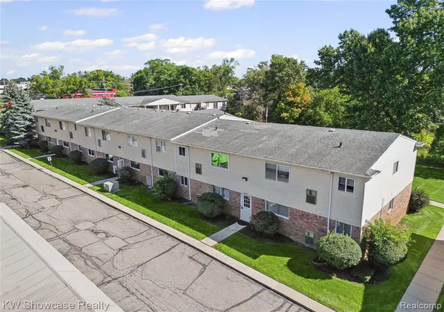 Photo 1 of Condo for sale at 5283 Highland Rd #206, Waterford, MI 48327 1940 | MLS# 61024516 | Listing updated on 2026-10-19