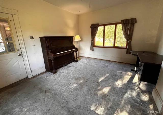 Photo 3 of Single family home for sale at 128 N Iroquois St, Laurium, MI 49913 | MLS# 50224578 | Listing updated on 2026-10-12