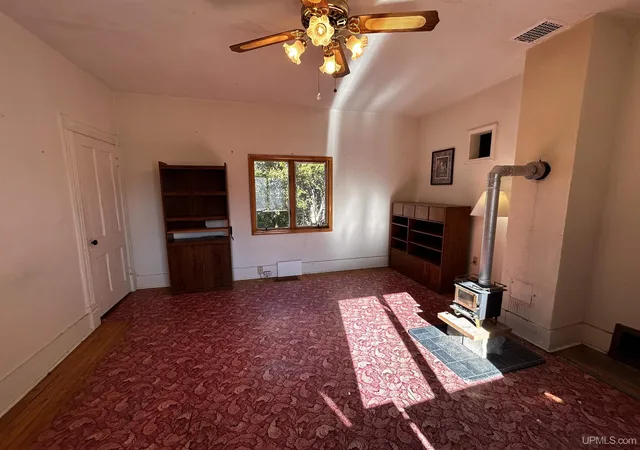 Photo 4 of Single family home for sale at 128 N Iroquois St, Laurium, MI 49913 | MLS# 50224578 | Listing updated on 2026-10-12