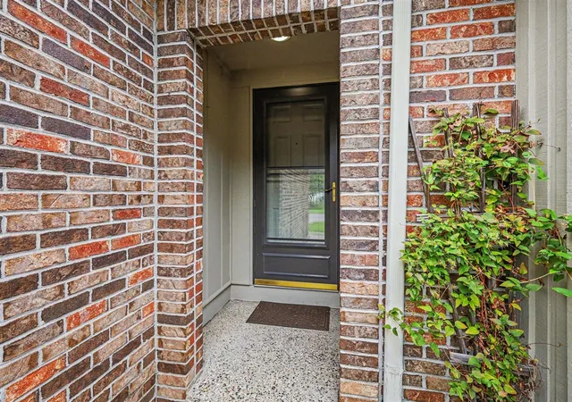 Listing Photo 2 - Condo for sale in building located at 3114 Maple Villa Dr, Grand Rapids, MI 49508