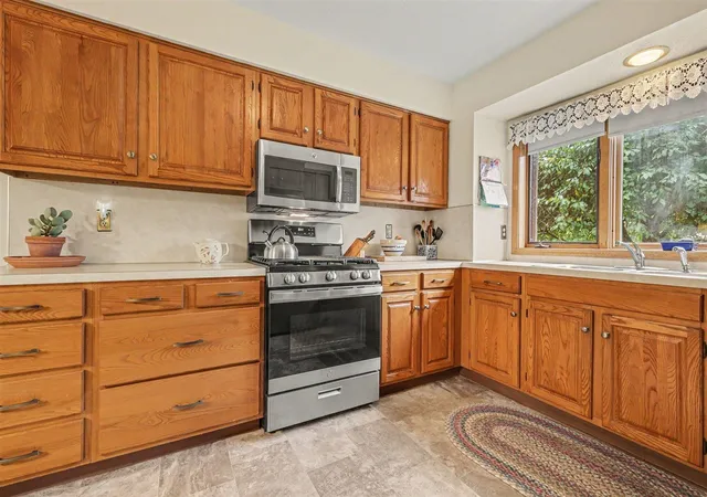 Listing Photo 4 - Condo for sale in building located at 3114 Maple Villa Dr, Grand Rapids, MI 49508