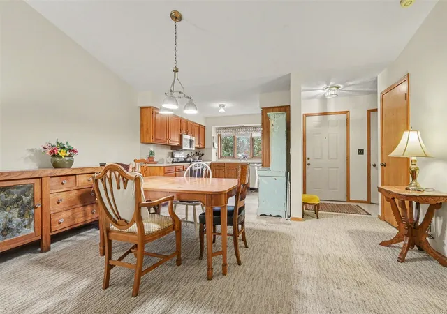 Listing Photo 5 - Condo for sale in building located at 3114 Maple Villa Dr, Grand Rapids, MI 49508
