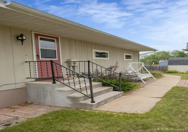 Photo 2 of Sale Pending at 1705 Ellsworth St, Ishpeming, MI 49849 | MLS# 50220441 | Listing updated on 2026-09-22