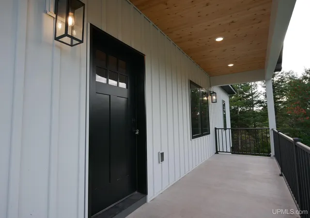 Photo 3 of Single family home for sale at 602 Oaklawn Dr, Hancock, MI 49930 | MLS# 50220524 | Listing updated on 2026-09-11