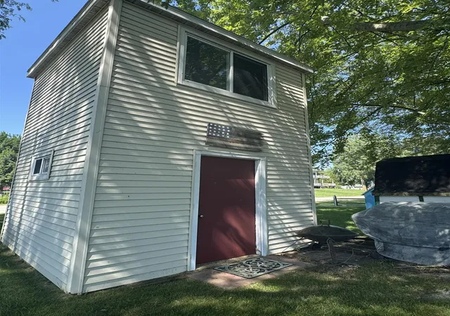 Photo 1 of Sale Pending at 4952 Oak St, Bay City, MI 48706 | MLS# 50220140 | Listing updated on 2026-09-11