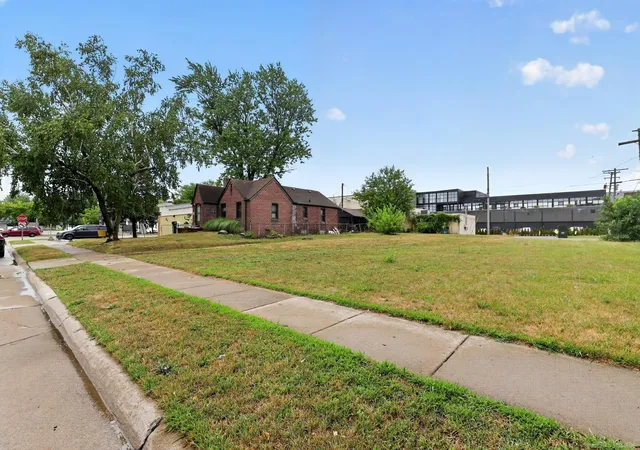 Photo 3 of Single family home for sale at 29 Florence St, Clawson, MI 48017 | MLS# 50220436 | Listing updated on 2026-09-01