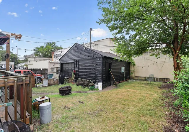 Photo 4 of Single family home for sale at 29 Florence St, Clawson, MI 48017 | MLS# 50220436 | Listing updated on 2026-09-01