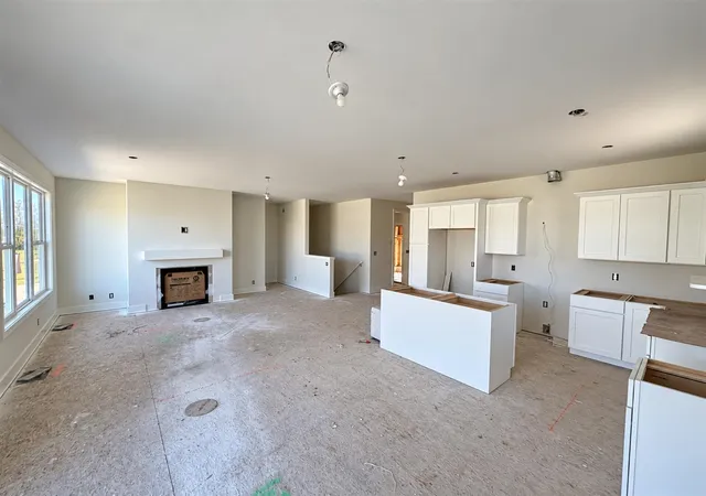 Photo 2 of Single family home for sale at 3081 Arbor Crk Dr, Kentwood, MI 49512 | MLS# 70564049 | Listing updated on 2026-10-17