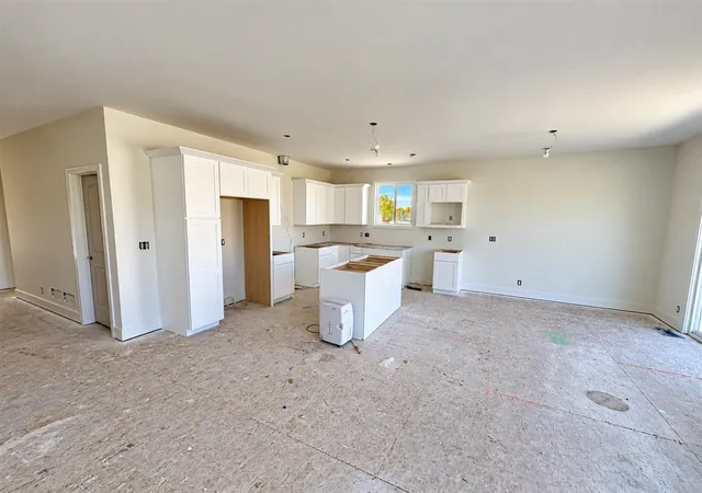 Photo 4 of Single family home for sale at 3081 Arbor Crk Dr, Kentwood, MI 49512 | MLS# 70564049 | Listing updated on 2026-10-17