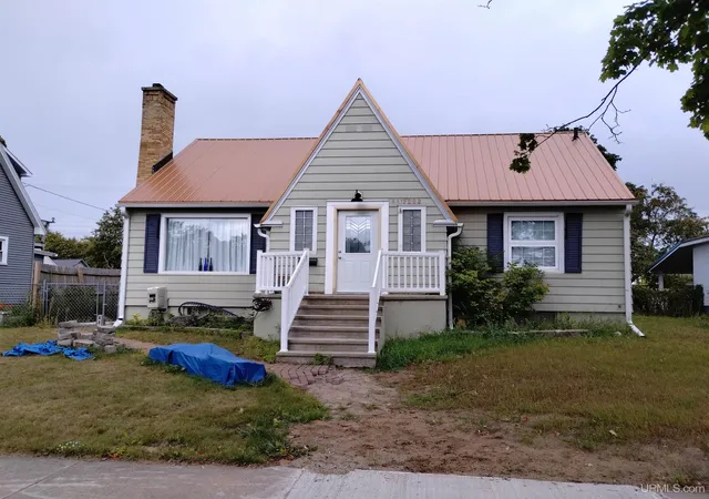 Photo 1 of Single family home for sale at 1218 Dakota Ave, Gladstone, MI 49837 | MLS# 50220791 | Listing updated on 2026-09-03