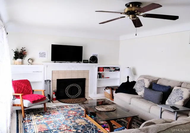 Photo 4 of Single family home for sale at 1218 Dakota Ave, Gladstone, MI 49837 | MLS# 50220791 | Listing updated on 2026-09-03