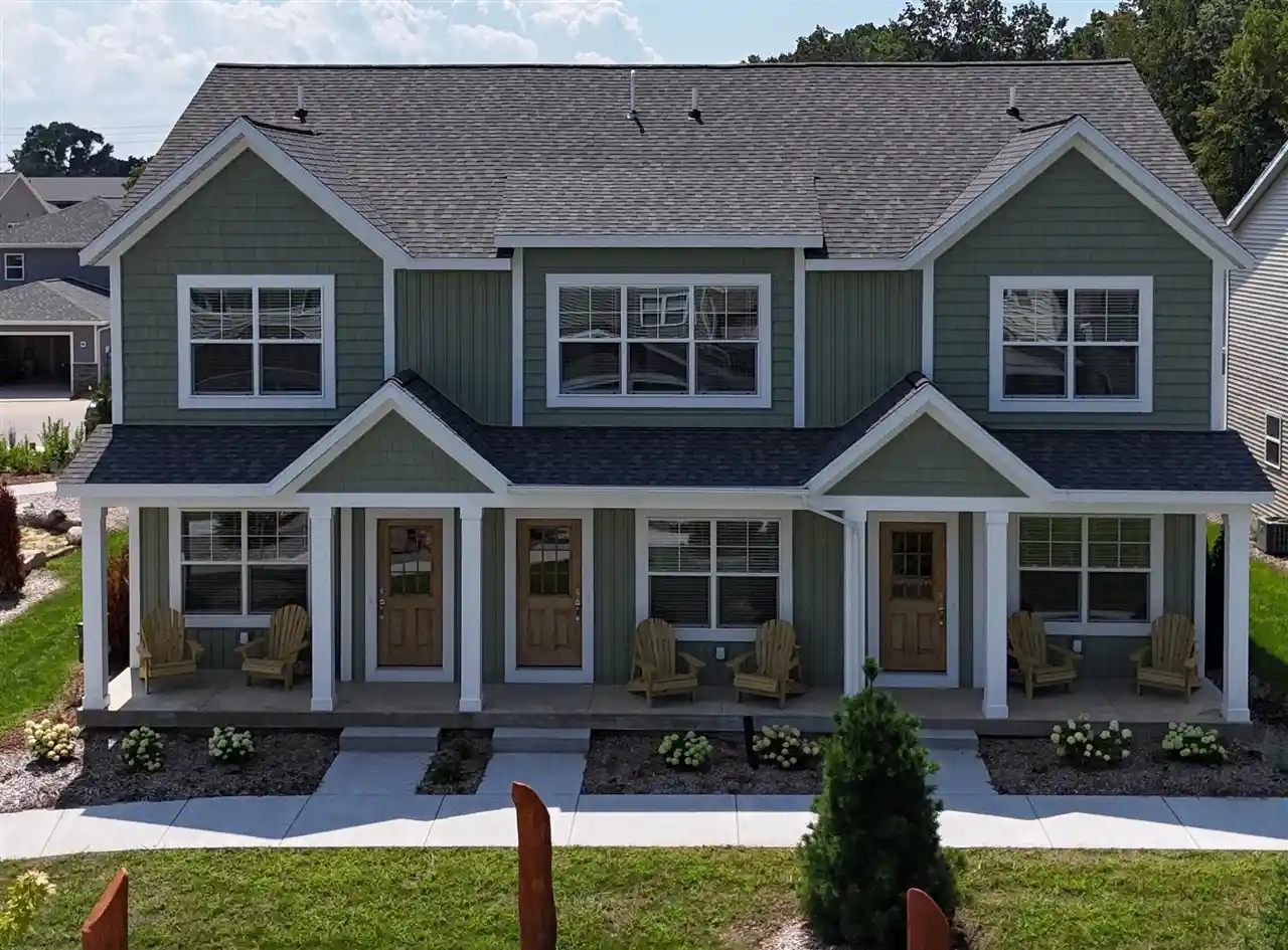 Listing Photo 1 - Condo for sale in 291 Vis Grn Dr located at 291 Vis Grn Dr, Holland, MI 49423 - Unit 291 Vista Green Dr