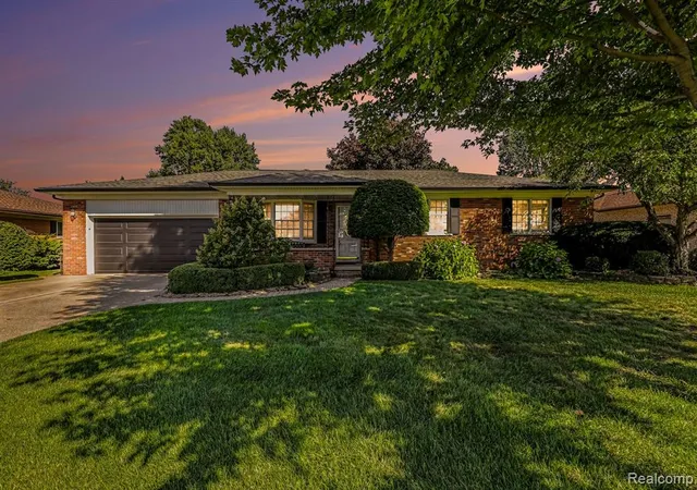 Photo 1 of Sale Pending at 37158 Almont Dr, Sterling Heights, MI 48310 | MLS# 61030361 | Listing updated on 2026-09-22