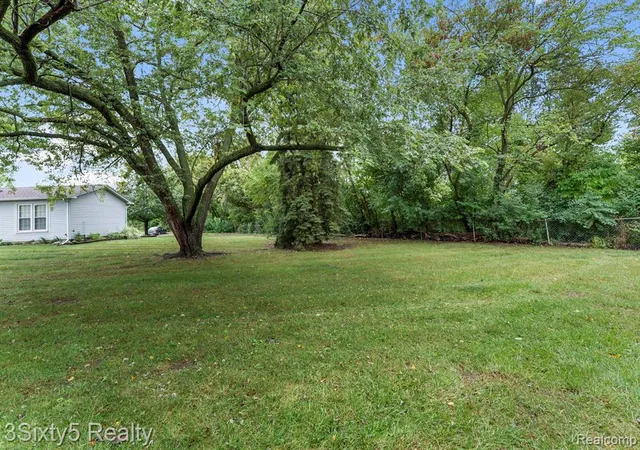 Photo 18 of Condo for sale at 20137 Cumberland Ct, Trenton, MI 48183 | MLS# 61028668 | Listing updated on 2026-09-11