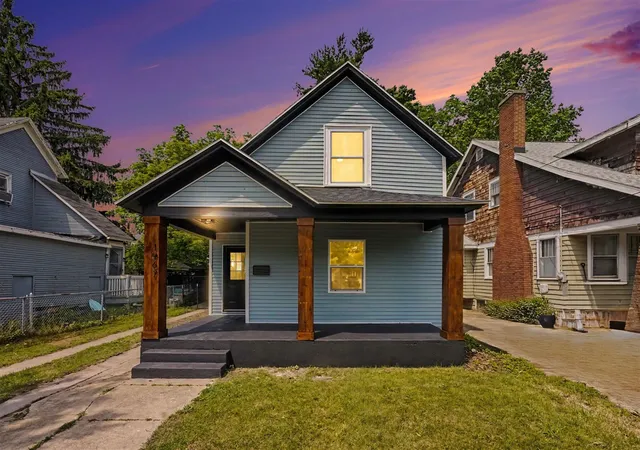 Photo 3 of Sale Pending at 1967 Francis Ave, Grand Rapids, MI 49507 | MLS# 70543023 | Listing updated on 2026-09-10