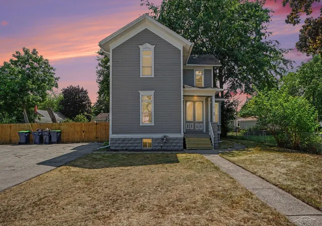 Photo 2 of Single family home for sale at 804 E Smith St, Bay City, MI 48706 | MLS# 50219399 | Listing updated on 2026-09-04