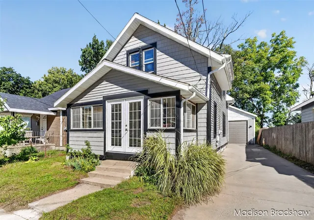 Photo 1 of Sale Pending at 229 Fox St, Grand Rapids, MI 49507 | MLS# 70560809 | Listing updated on 2026-10-01