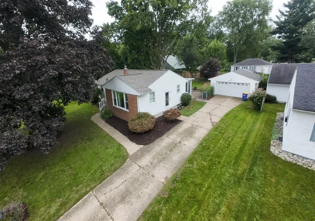 Single family home for sale at 3146 Tuell St, Grand Rapids, MI 49504 | MLS# 70557818