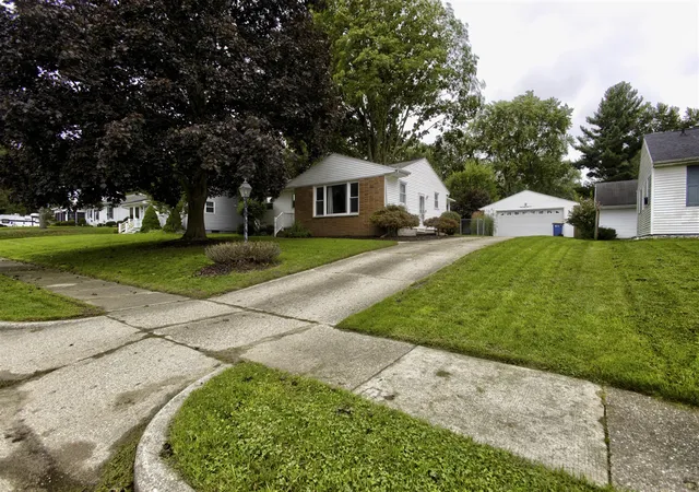 Photo 3 of Single family home for sale at 3146 Tuell St, Grand Rapids, MI 49504 | MLS# 70557818 | Listing updated on 2026-09-10