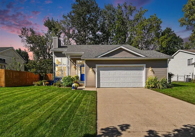 Photo 1 of Sale Pending at 617 Avanti St, Grand Rapids, MI 49504 | MLS# 70561867 | Listing updated on 2026-10-10