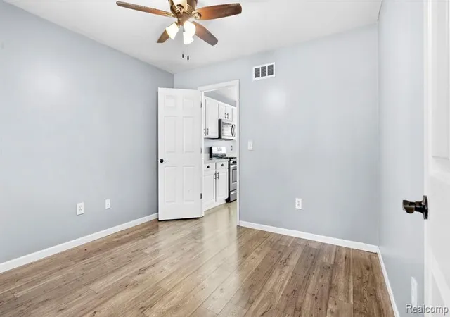 Photo 4 of Single family home for sale at 23212 Huron River Dr, Rockwood, MI 48173 1213 | MLS# 61024206 | Listing updated on 2026-10-16