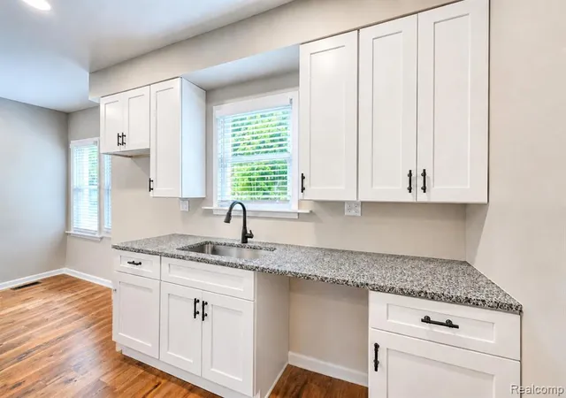 Photo 2 of Single family home for sale at 940 Burlingame St, Detroit, MI 48202 1007 | MLS# 61023288 | Listing updated on 2026-09-15