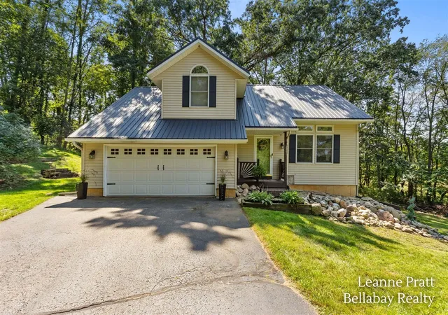 Photo 1 of Single family home for sale at 2575 Heath Rd, Hastings, MI 49058 | MLS# 70555634 | Listing updated on 2026-09-08