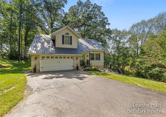 Photo 2 of Single family home for sale at 2575 Heath Rd, Hastings, MI 49058 | MLS# 70555634 | Listing updated on 2026-09-08