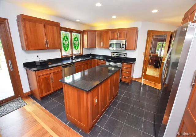 Photo 3 of Single family home for sale at 2182 Wiggins Rd, Fenton, MI 48430 9791 | MLS# 61025193 | Listing updated on 2026-09-08