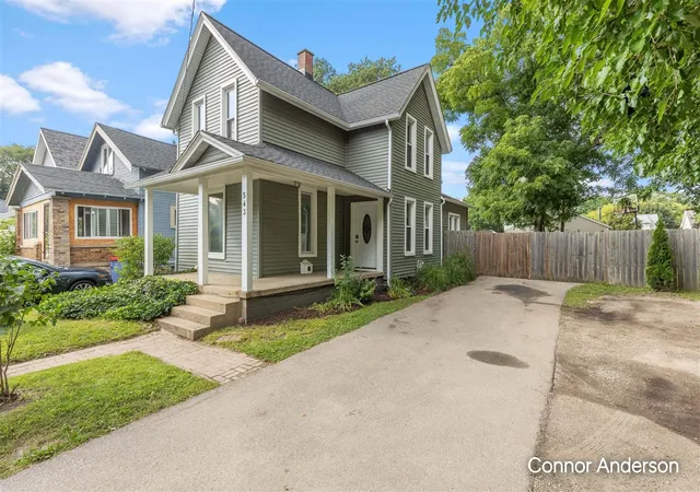 Photo 1 of Single family home for sale at 543 Leonard St, Grand Rapids, MI 49503 | MLS# 70555387 | Listing updated on 2026-10-02