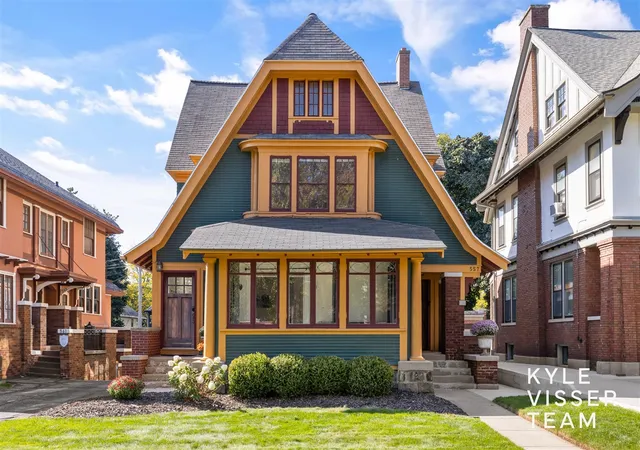Photo 1 of Sale Pending at 557 Madison Ave, Grand Rapids, MI 49503 | MLS# 70563362 | Listing updated on 2026-10-29