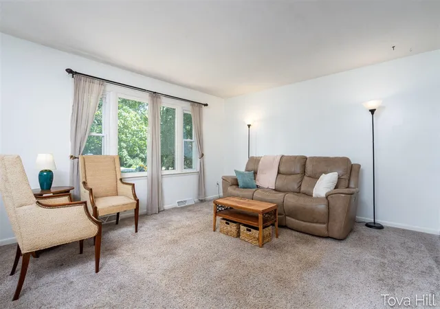 Photo 2 of Sale Pending at 1111 Bretton Dr, Kalamazoo, MI 49006 | MLS# 70543457 | Listing updated on 2026-09-05