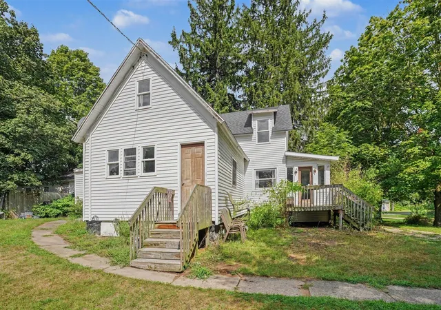 Photo 3 of Single family home for sale at 2379 Dumont Lake Rd, Allegan, MI 49010 | MLS# 70554388 | Listing updated on 2026-09-02