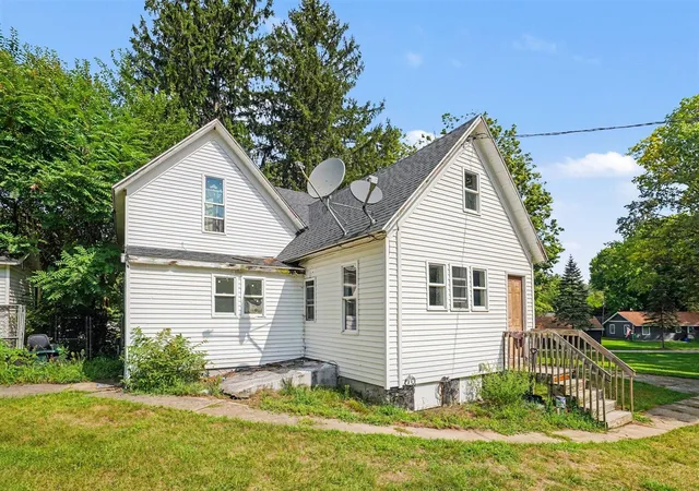 Photo 3 of Single family home for sale at 2379 Dumont Lake Rd, Allegan, MI 49010 | MLS# 70554388 | Listing updated on 2026-09-02