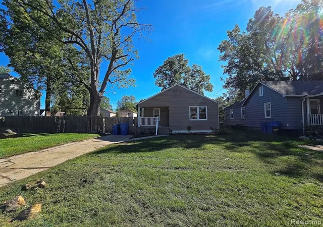Photo 1 of Single family home for sale at 8280 Fenton St, Dearborn Heights, MI 48127 | MLS# 61032773 | Listing updated on 2026-09-24