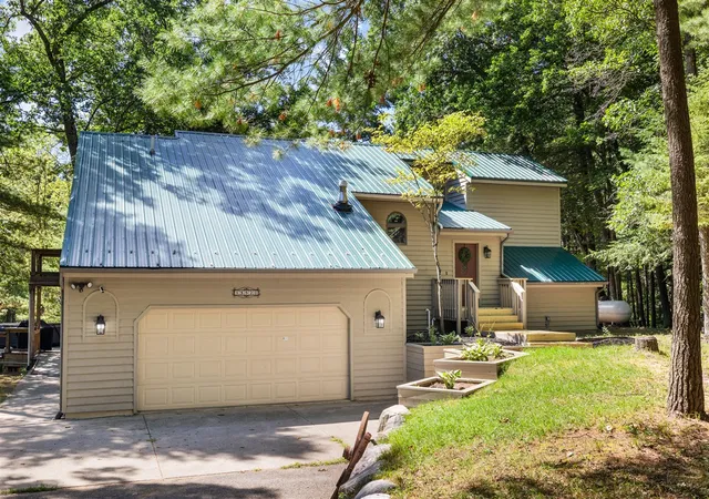 Photo 1 of Single family home for sale at 13520 14 Mile Rd, Greenville, MI 48838 | MLS# 70557446 | Listing updated on 2026-10-07