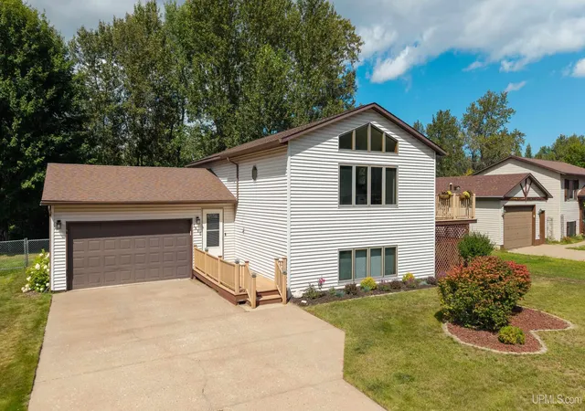 Photo 1 of Single family home for sale at 1080 Suncliffe Dr, Ishpeming, MI 49849 | MLS# 50220684 | Listing updated on 2026-09-24