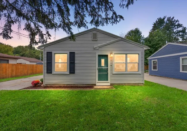 Photo 1 of Sale Pending at 134 Wavell St, Grand Rapids, MI 49548 | MLS# 70559416 | Listing updated on 2026-09-22